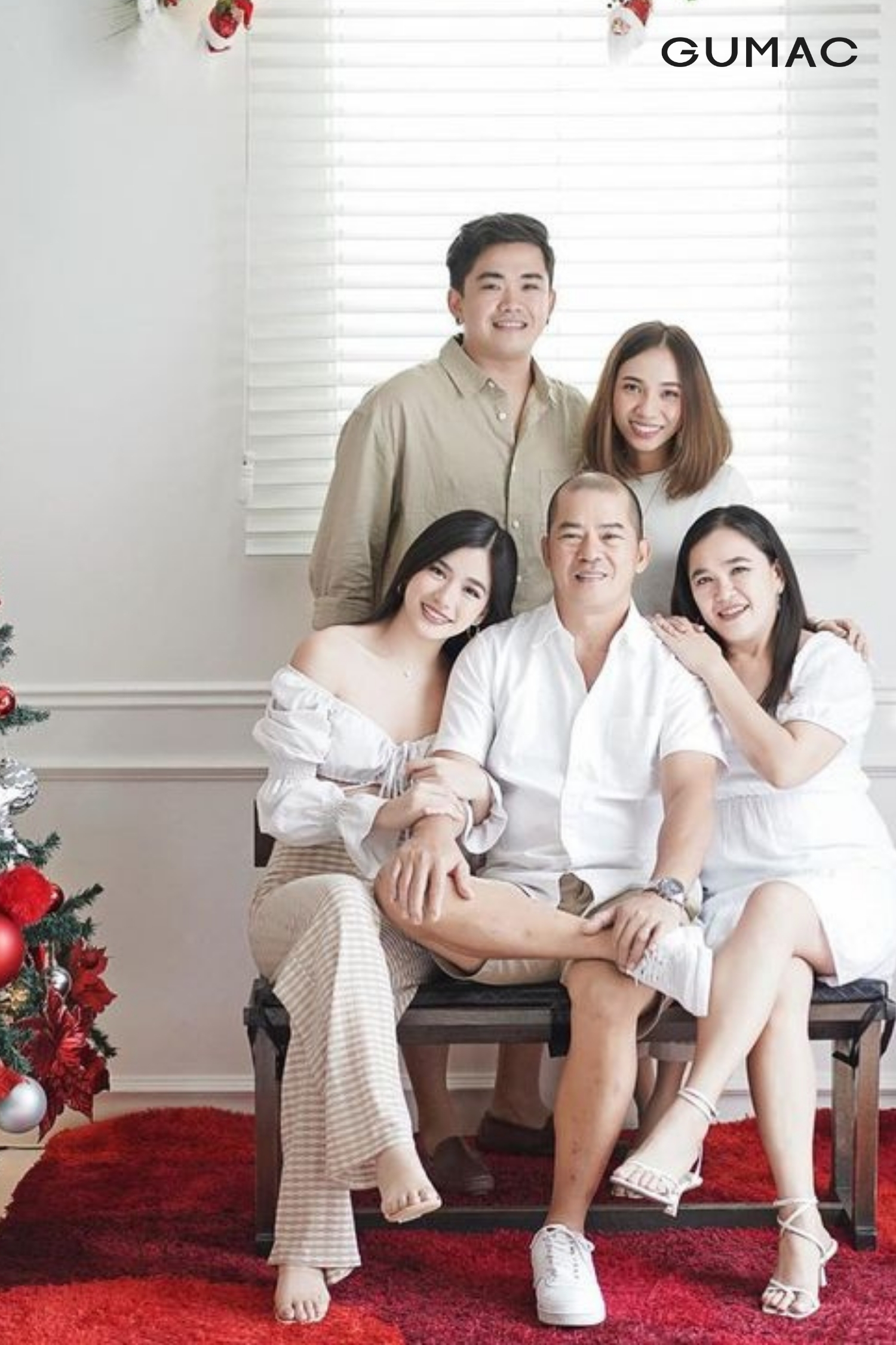tao dang chup anh noel voi gia dinh am cung