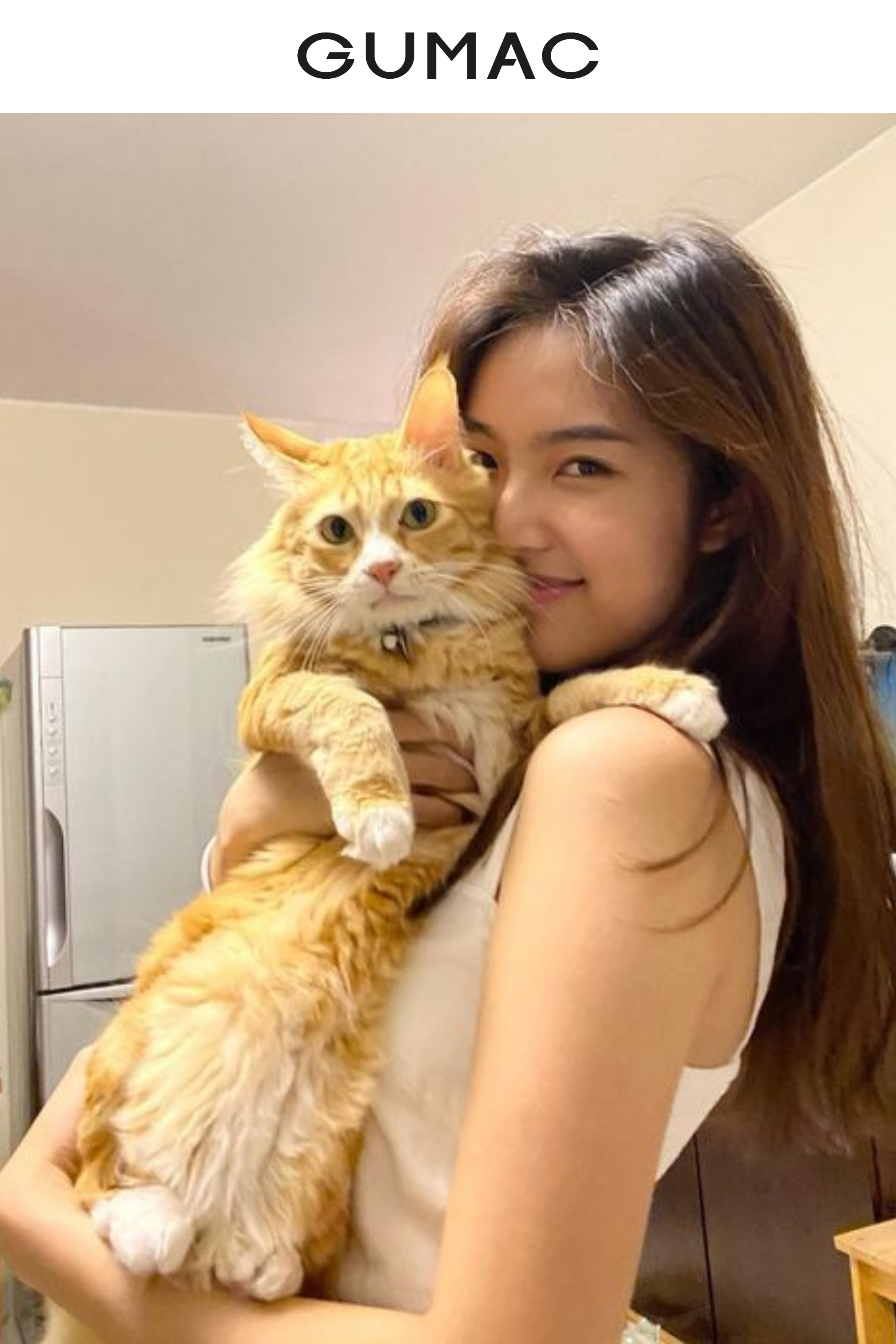 tao dang chup anh trong nha cung meo vang