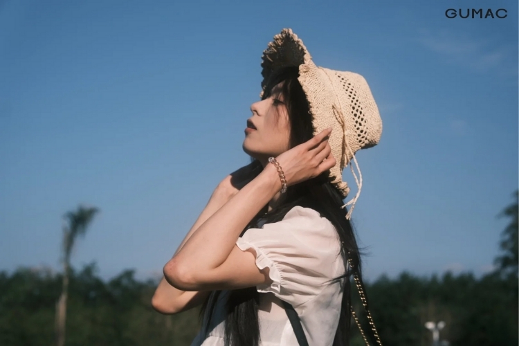 tao dang chup anh goc nghieng cung mu rong vanh