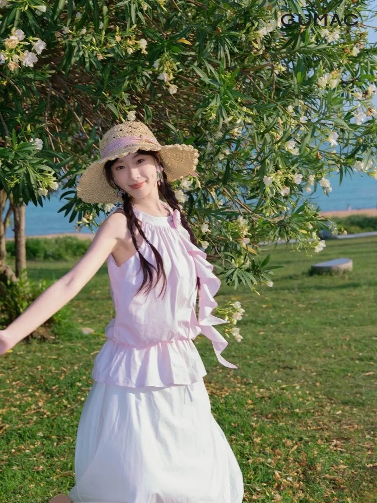 tao dang chup anh voi mu kieu follow me