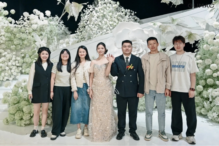 tao dang cung gia dinh khi di dam cuoi