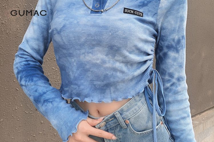 Áo croptop loang phối quần jean