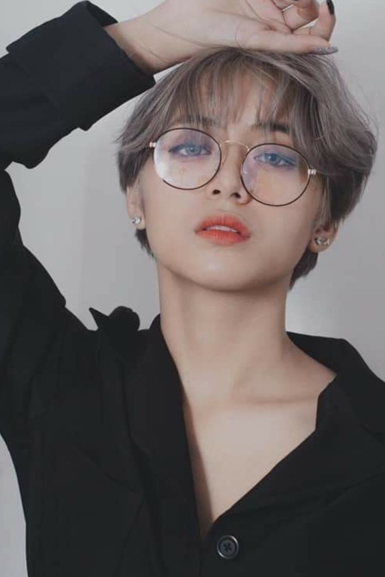 mullet middle part nữ
